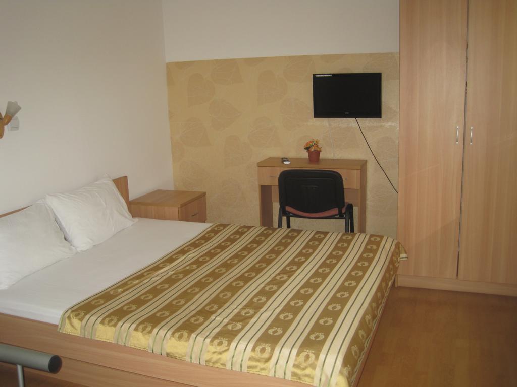 Motel Livija Petrovec Exterior foto
